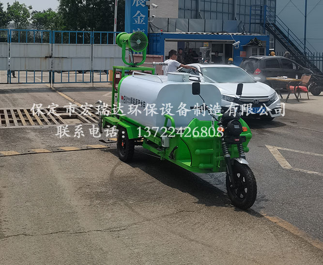 唐山建筑工地使用保定宏瑞達灑水霧炮車案例 唐山建筑工地使用保定宏瑞達灑水霧炮車案例